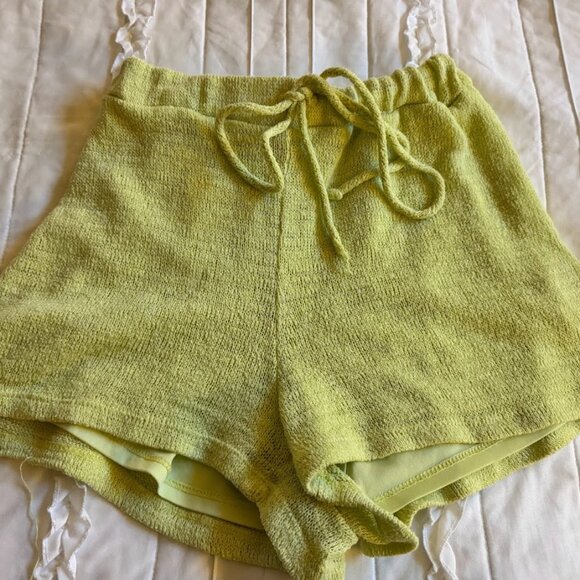 Lush Womens Lime Green Sweater Shorts Size Small - Picture 1 of 7